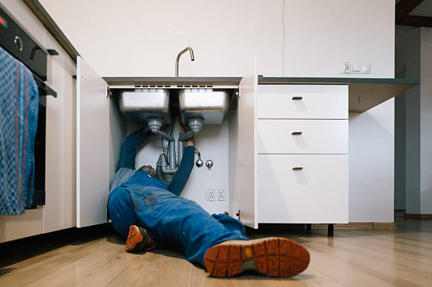 Professional Leak Detection technician working in Erie, KS